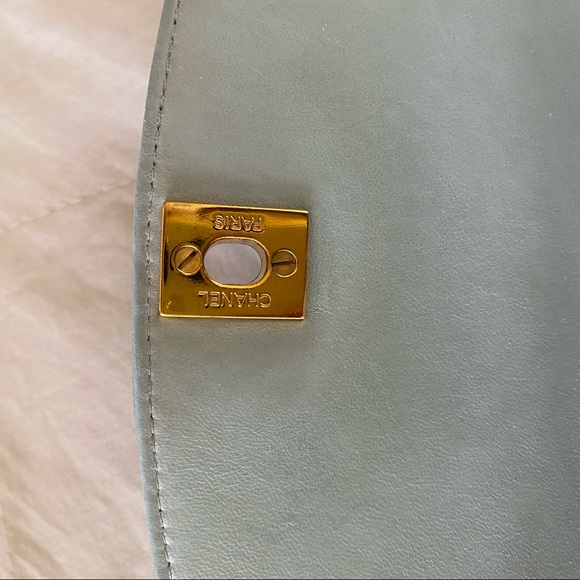 Chanel vintage baby blue Diana bag 25cm - Picture 8 of 12